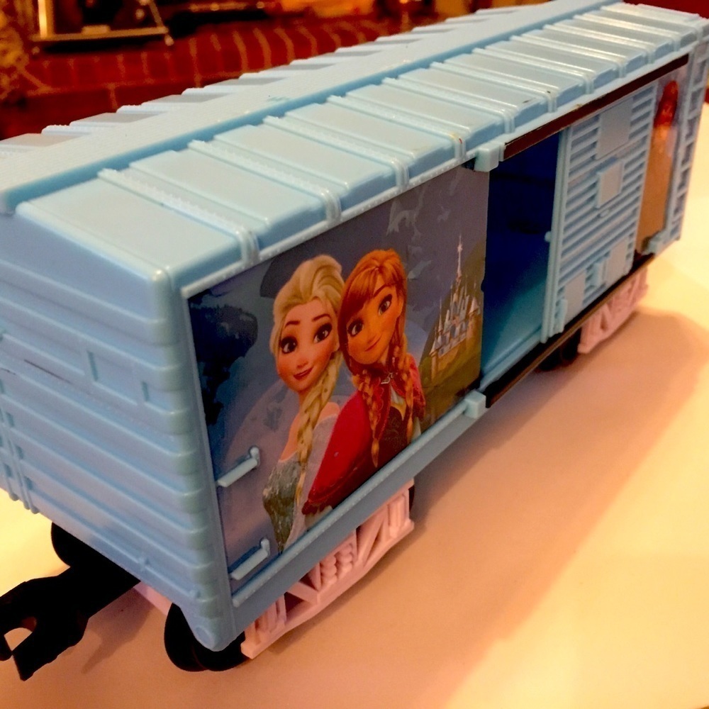 Disney Frozen Boxcar from Lionel